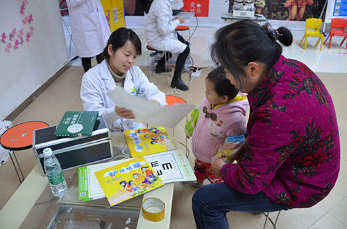 普瑞眼科開展“孩子王”兒童視力普查公益活動